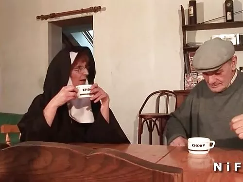 Blonda însăși păroas ...