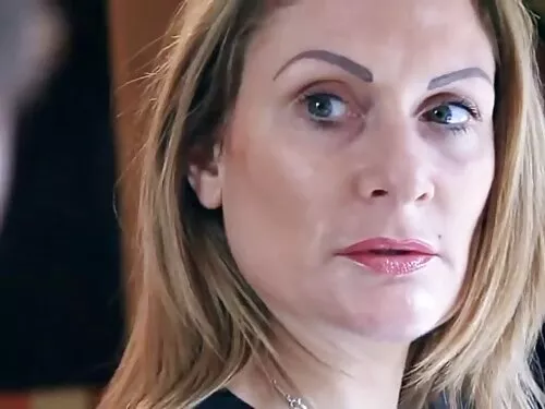 A tras o blondă de 2 ...
